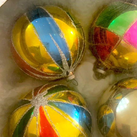 Holiday Reflections 4 Glass Hand-painted Ornaments vintage - Picture 3 of 5